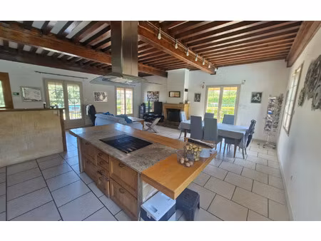 location maison  178.24 m² t-5 à charly  2 050 €