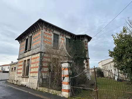 vente maison rochefort 17300 - - surface privée