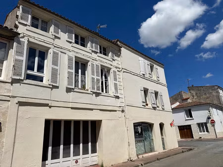 vente maison rochefort 17300 - - surface privée
