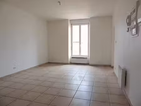 location appartement sévérac-le-château 12150 - - surface privée