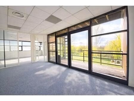 location bureaux 180 m² à 3 122 m²