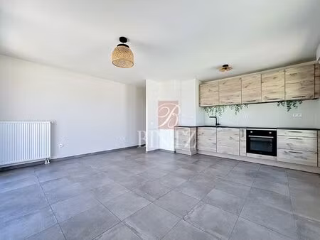 location appartement 3 pièces 63m² hoenheim 67800