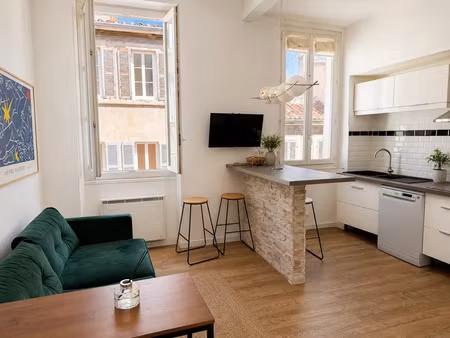 location appartement 2 pièces 37m2 marseille 6eme (13006) - 850 € - surface privée