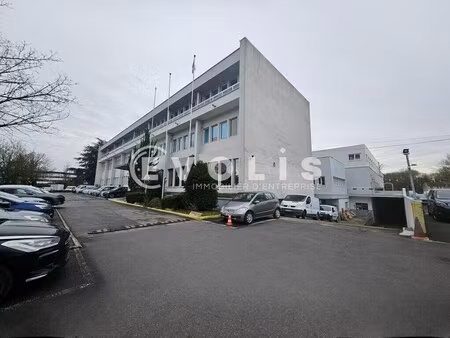 location bureaux 60 m² à 2 090 m²