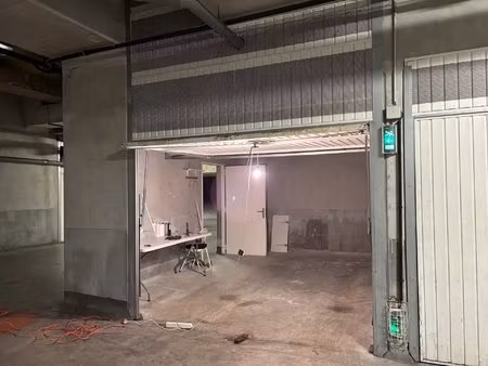 à vendre – grand garage avec mezzanine – secteur vauban