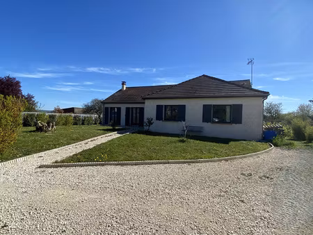 secteur la celle-saint-cyr  maison 10 minutes de joigny et d