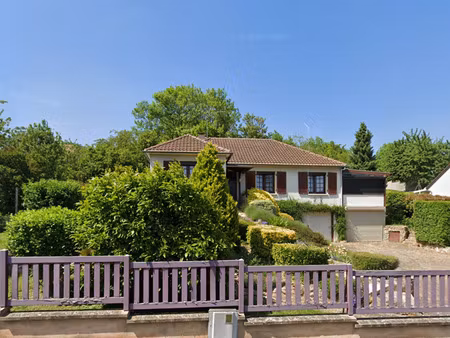 maison de plain-pied avec sous-sol total sur 940 m2 de terr