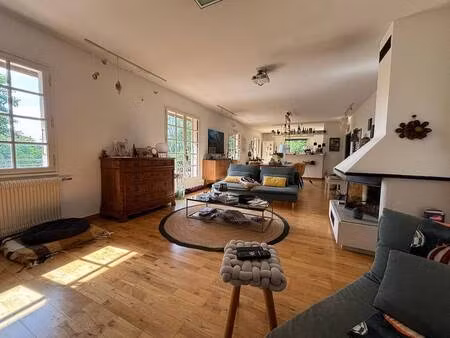 divonne  au calme  villa individuelle de 210m2 sur une parcelle de 2200m2