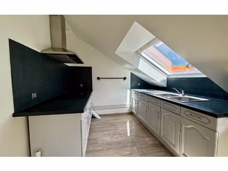 location appartement  45 m² t-3 à reims  750 €