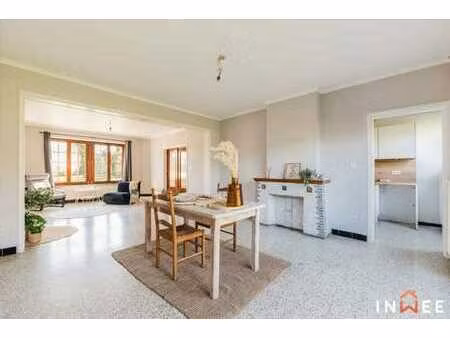 maison de caractère à rafraichir  à deux pas du centre