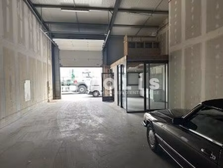 location local d’activités montussan 33450 130m²