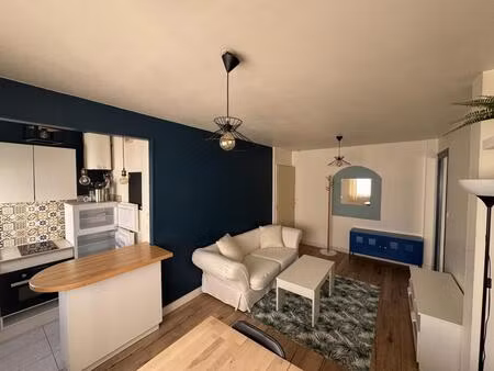 t2 meublé de 35m² - centre ville - jt1923