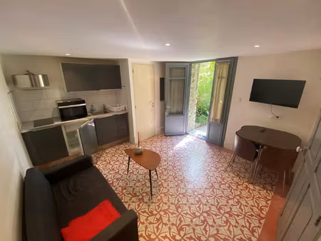 location appartement 1 pièce 27 m² à montpellier (34000)