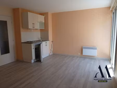 location appartement 1 pièce 27m² tours 37000