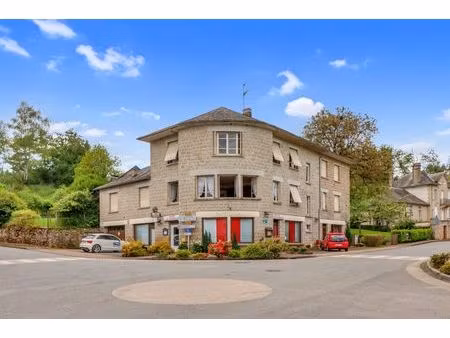 correze. proche egletons. ancien hôtel et restaurant avec 8 chambres  2 grands appartement