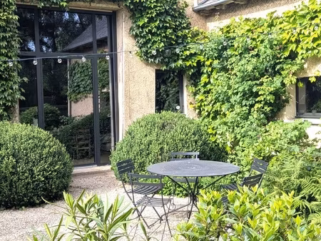 maison 9 pièces - 315 m²