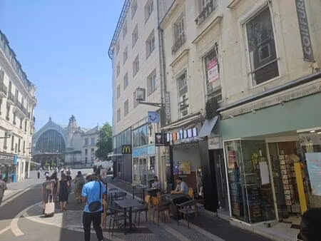 location local professionnel 65m² tours 37000