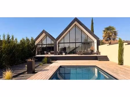 maison avec piscine et jardin givry (71)