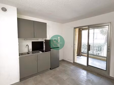 six fours - au calme - charmant studio avec loggia + parking