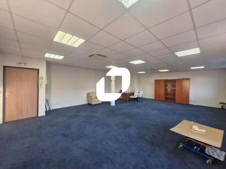 location bureaux 63 m²