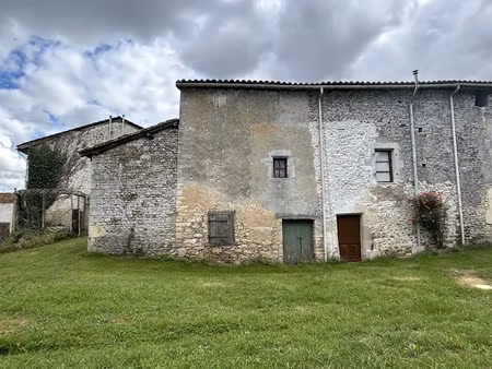 vente maison 4 pièces 100 m² à cellefrouin (16260)  70 000 €