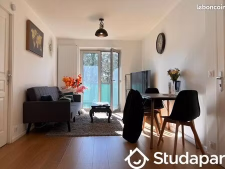 chambre 1 pièce 11 m²