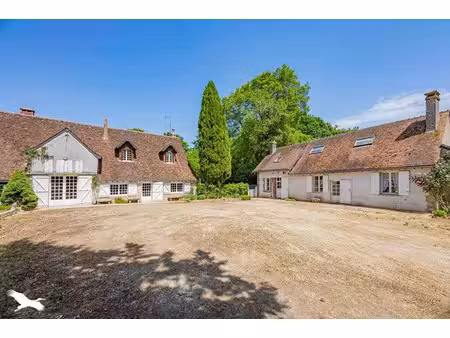 vente maison 12 pièces 327 m² à auzouer-en-touraine (37110)  389 000 €