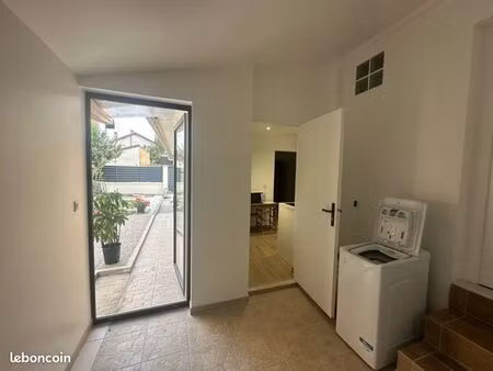 studio/dépendance avec jardin  drancy avenir