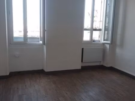 appartement t3 lumineux – 50 m² – marseille 13003