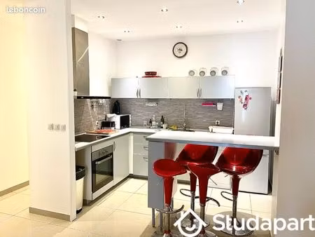 chambre 1 pièce 14 m²