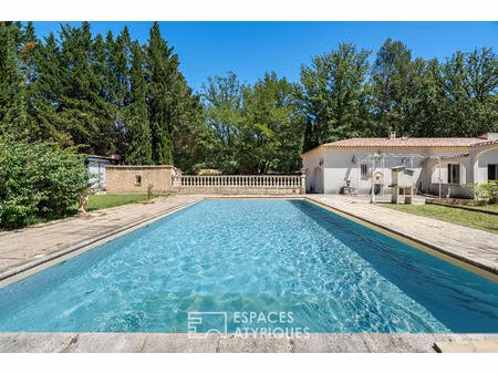 propriété de caractère à réinventer avec parc et piscine