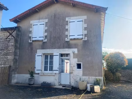 vente maison 6 pièces 131 m² à prahecq (79230)  146 000 €