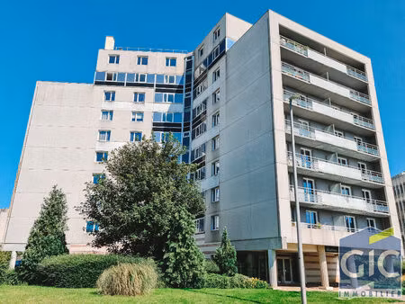 a louer f1 proche universites et chu