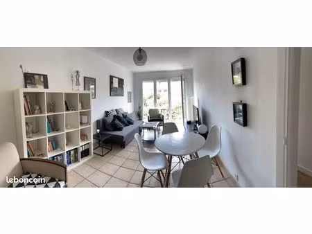 t2 meublé de 50m² – côte pavée – calme  balcon & parking (tout inclus)