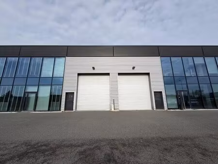 location local d’activités mornant 69440 470m²