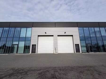 location local d’activités mornant 69440 470m²