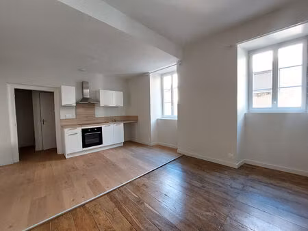 location appartement 2 pièces 55m²