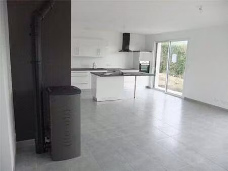 location maison à saint-aubin-du-cormier (35140) : à louer / 100m² saint-aubin-du-cormier
