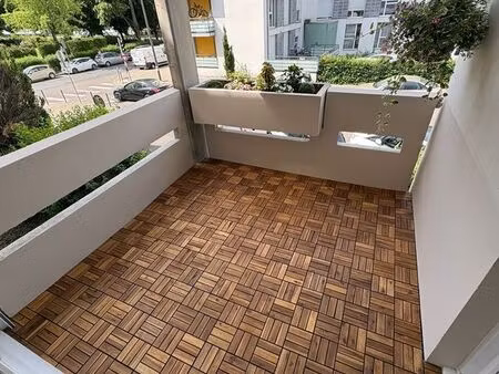 3 pièces entièrement rénové de 68m2 centre de reims avec garage et terrasse