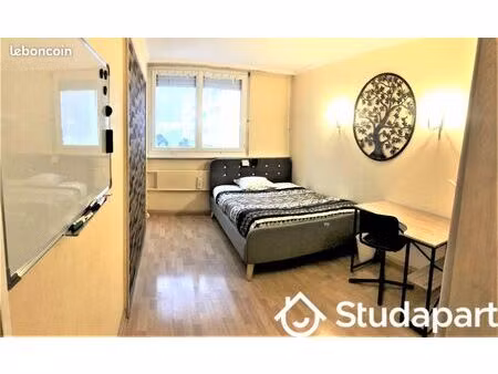 chambre 1 pièce 12 m²