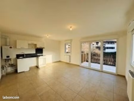 appartement 3 pièces 65 m²