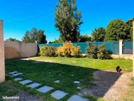 loue villa recente avec jardin