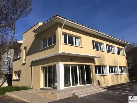location local professionnel 300m² mauguio 34130