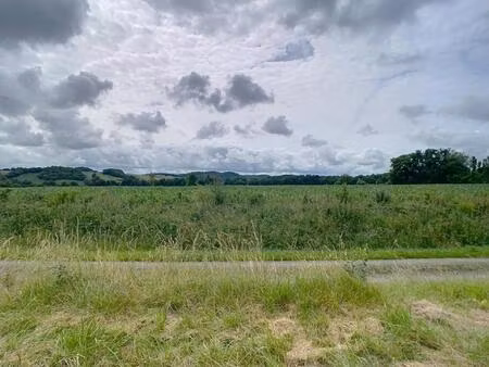 joli terrain viabilisé avec vue dégagée sur les collines