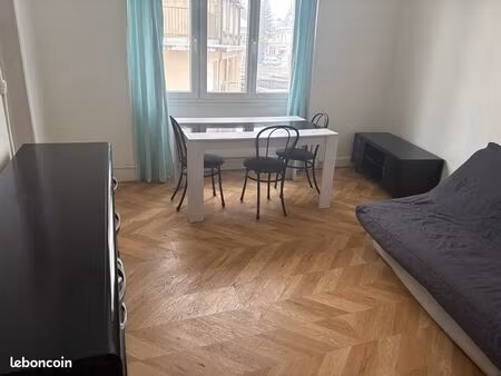 loue f2 meublé