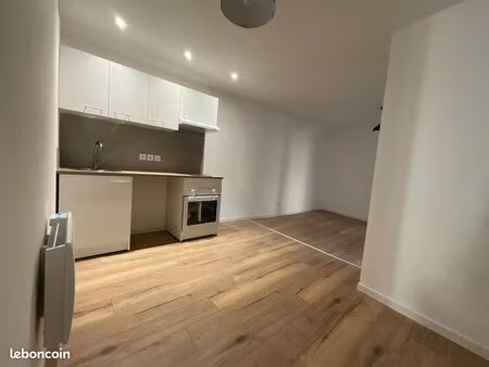 t2 bis  centre gaillac  rénové avec climatisation
