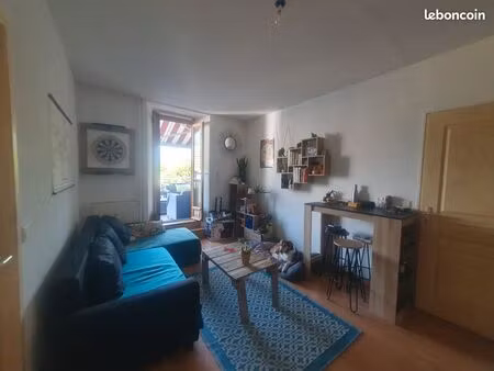 appartement t3 avec grande terrasse