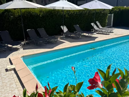 saint-remy-de-provence - ensemble immobilier (maison+3 gites) sur terrain de 2000 m2 avec 