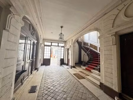 vente commerce versailles 78000 51m²