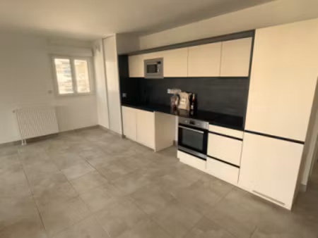 location appartement 3 pièces à caen st-gilles (14000) : à louer 3 pièces / 61m² caen st-g